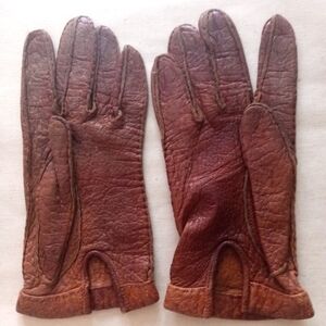 Leather gloves